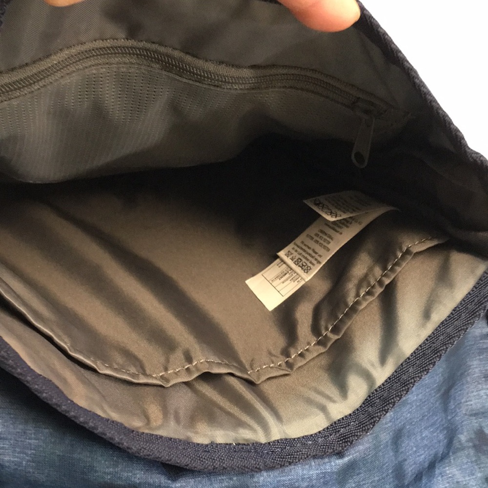 Eddie Bauer Connect Tech Blue Tie Dye Crossbody Bag - Picture 6 of 11